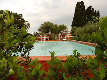 Collina Hotel *